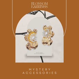 MA508: Blossom Earrings | Mystery Accessories ต่างหู ตุ้มหู ต่างหูแฟชั่น ต่างหูสีทอง ต่างหูดอกไม้