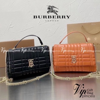 BURBERRY FRAGRANCES QUITED LAMBSKIN BAG / Burberry Shoulder Bag กระเป๋าสพายจะถือหรือสพายก็ได้หลายลุคเลยค่ะ วัสดุหนังนิ่ม