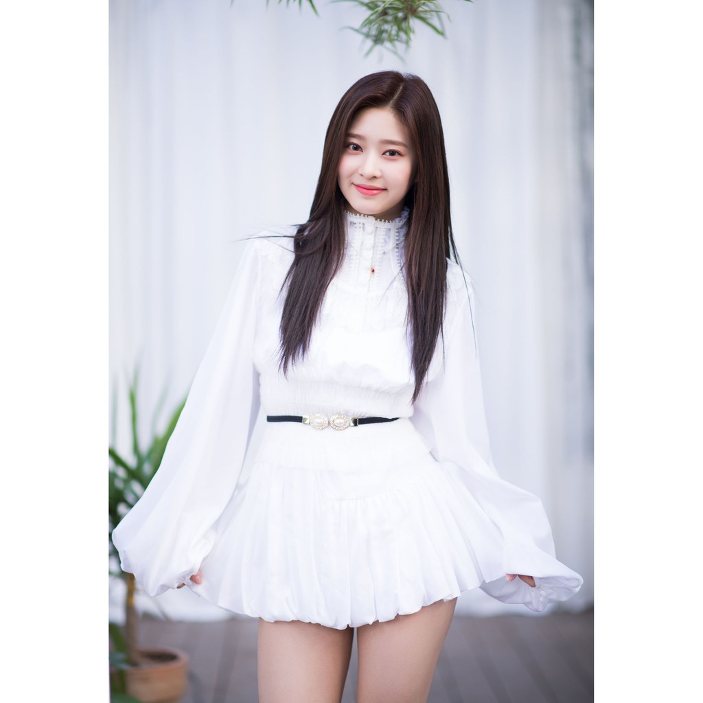 โปสเตอร์ Kim MinJu คิม มินจู IZ*ONE Izone ไอซ์วัน Poster Korean Girl Group เกิร์ล กรุ๊ป เกาหลี K-pop