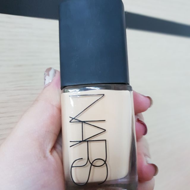 แบ่งขาย nars sheer glow สี fiji (light5) ของแท้ 100%