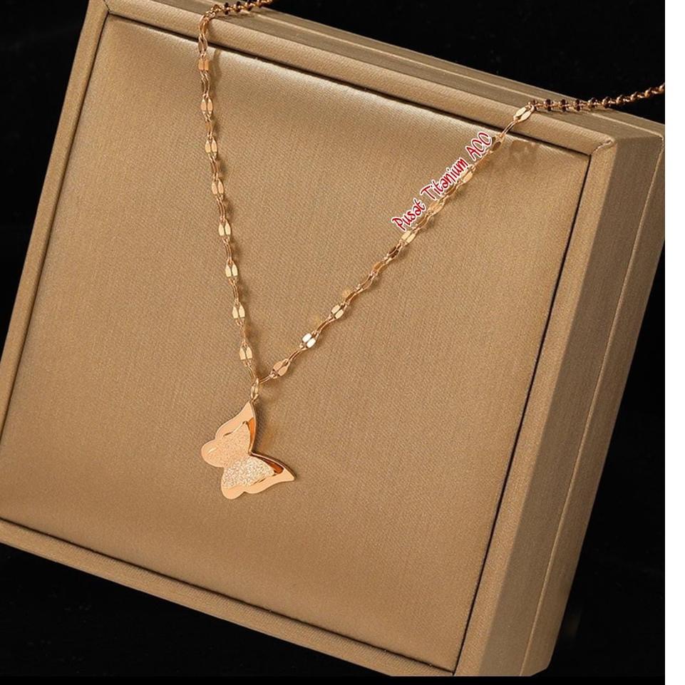 สร้อยคอผีเสื้อไทเทเนียม 3 ตัวแปรสีหรูหราสแตนเลสไม่จางหาย W3I4