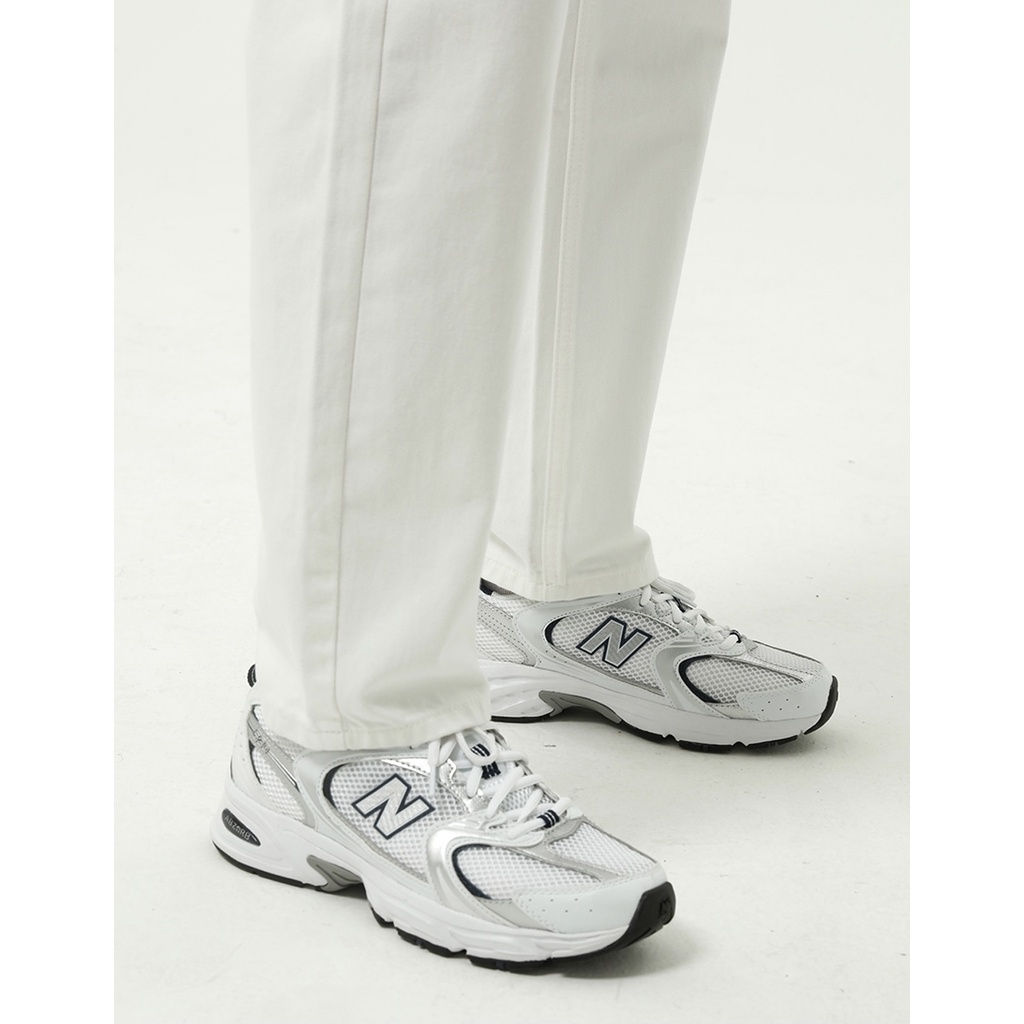 SEOULSHIRTS PREMIUM 🇰🇷 กางเกงยีนส์ขายาว ขาว ดำ ทรงกระบอก สไตล์เกาหลี ทรงสวย ใส่ง่ายเข้ากับทุกลุค P061