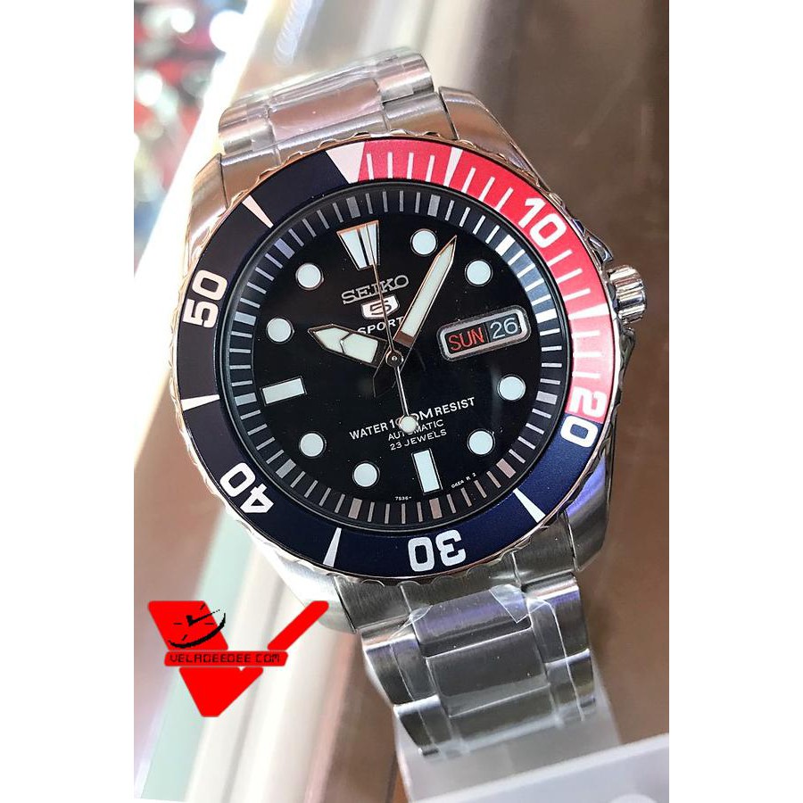 Seiko 5 Sport Automatic นาฬิกาข้อมือผู้ชาย สายสแตนเลส รุ่น SNZF15K1 - สีน้ำเงิน/แดง