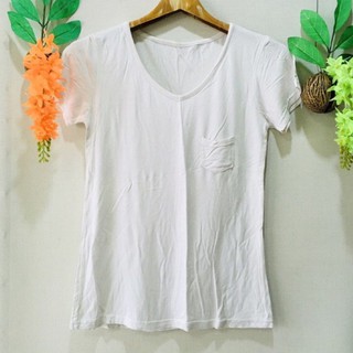 เสื้อยืดผ้าเด้งสวยเนื้อดีไม่บาง อกฟรี-32,เอว30,ยาว23.5 มือสองญี่ปุ่น สวยใหม่มาก