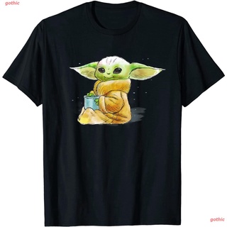 เสื้อยืดผู้ชายและผู้หญิง Star Wars The Mandalorian The Child Drink Soup Illustration T-Shirt Short sleeve T-shirts