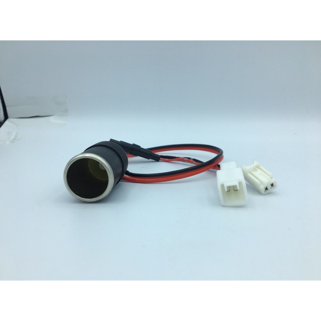 Y-socket ขั้วบุหรี่Toyota เอนกประสงค์ พร้อมหัวปลั๊กจุดบุหรี่ สำหรับ อุปกรณ์เสริม หรือ กล้องหน้า ซ่อน