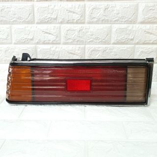 ไฟท้าย มิทซู กาแลนท์ ซิกม่า A161 ปี82-83 E12A กรอบโคเมี่ยม รุ่นเบนซ์
Tail Lamp Mitsu Galant Sigma 1982-1983 ยี่ห้อ TYC