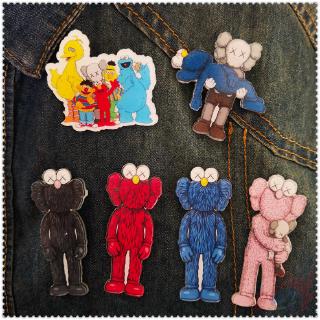 ×× Kaws Sesame Street เข็มกลัดอะคริลิค ×× 1 ชิ้น คอสเพลย์ ของขวัญ ของสะสม