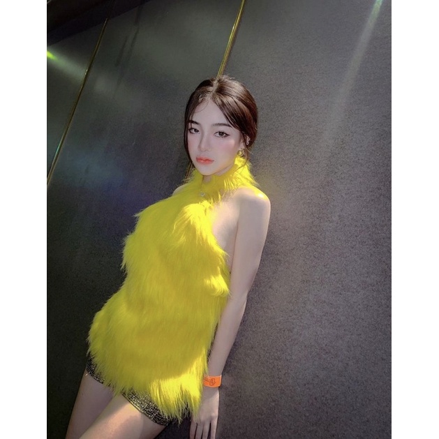 เสื้อผูกคอขนฟรุ้งฟริ้ง โชว์หลังผูกคอ แซ่บมากหรูมาก