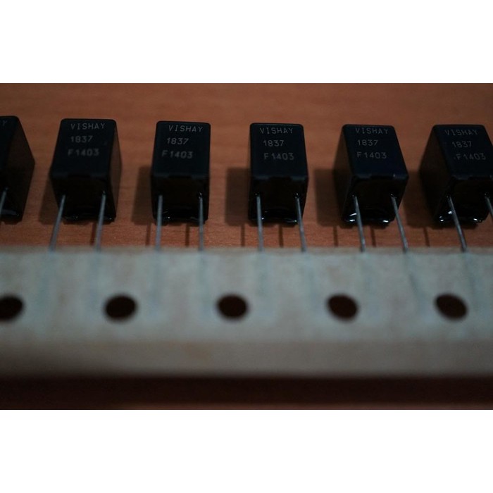 VISHAY MKP1837******