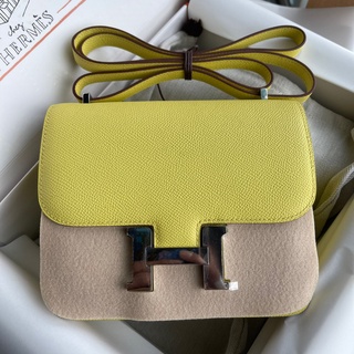 กระเป๋าถือ CONSTANCE 18 EPSOM  BLACK  COLOR  GOLD  buck STAMP Z ความลึกแล้วควันหนาของแสตมป์ก็เหมือนที่สุดเลยค่ะ