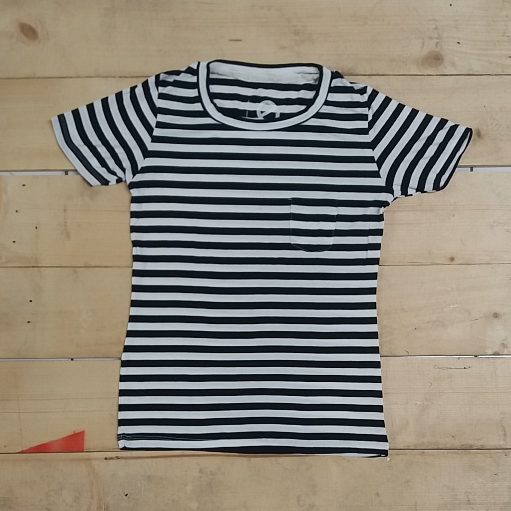 เสื้อยืดผู้หญิงคอโอลายทางสีดํา รหัส273