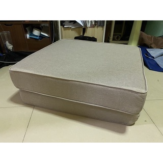 เบาะรองนั่ง ( มีเส้นคิ้ว ) ขนาด 50 x 50 cm.หนา 3 นิ้ว