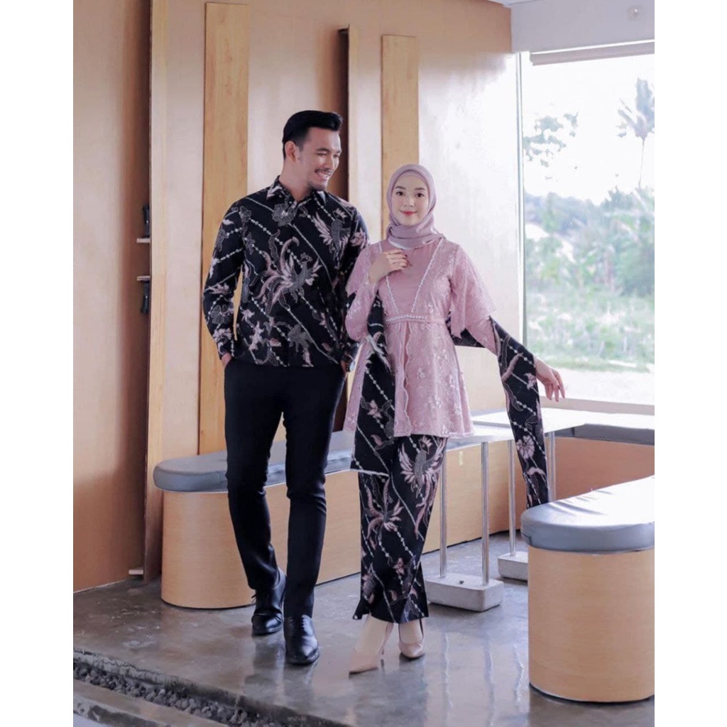คู่สมัยใหม่ Kebaya Fiance Kebaya Maura คู่การสําเร็จการศึกษา - Sania Ruffle Batik คู่ CP DEVINDA DNT