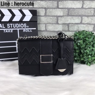 CHARLES &amp; KEITH CHEVRON DETAIL TEXTURED SLINGBAG ส่งฟรีEMS