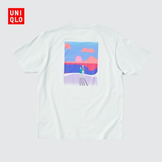 เสื้อยืดสีขาวUniqlo เสื้อยืดลําลองสําหรับผู้ชาย/ผู้หญิงแขนสั้นพิมพ์ลาย Yoasobi (Uniqlo) 442585