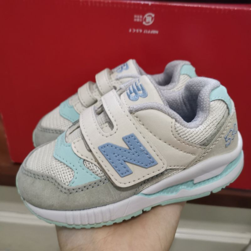 13.5 cm/รองเท้า​เด็ก​ NB 530 มือสอง​สภาพ​ดี​