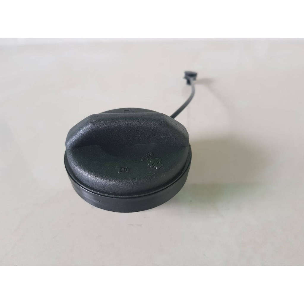 ฝาถังน้ำมันโซล่า(รุ่นแคป) ISUZU  D-MAX 2500,3000     อันละ140บาท