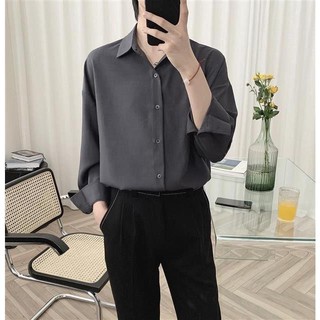 เสื้อเชิ้ตสีเทาเข้มระดับไฮเอนด์ผู้ชายเกาหลีแขนยาวเทรนด์ฤดูใบไม้ร่วงใหม่เสื้อเชิ้ตลำลองหลวม ๆ หล่อและเสื้อนางฟ้า