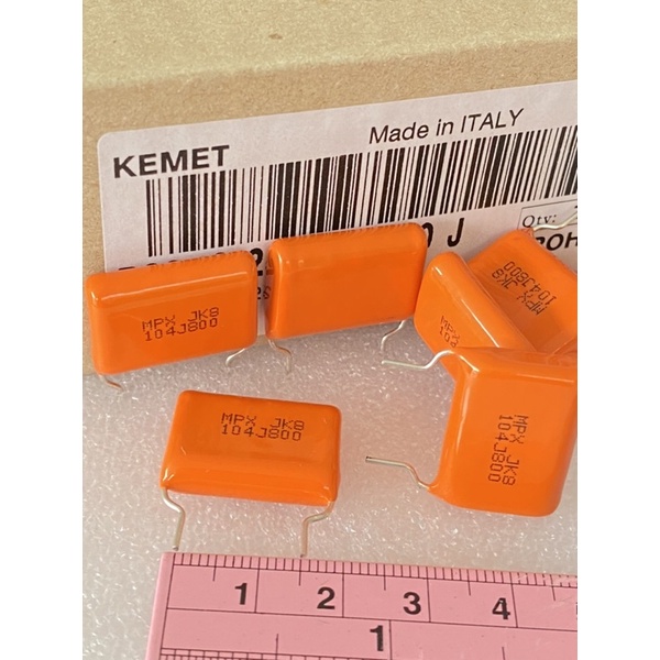 (แพ็ค4ตัว) 104J800V 104J 800V คาปาซิเตอร์ ไมล่าสีส้ม ของแท้เกรดดี Cไมล่า อิตาลี KEMET Italy ขาห่าง15-20มิล 0.1UF 630V
