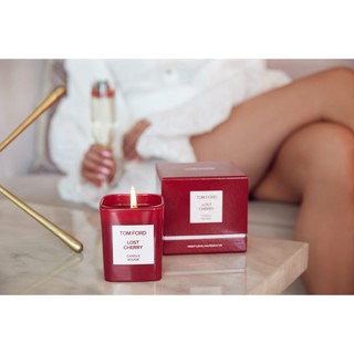 เทียนหอม TOM FORD Lost Cherry Candle SIZE 21 oz/ 595 g