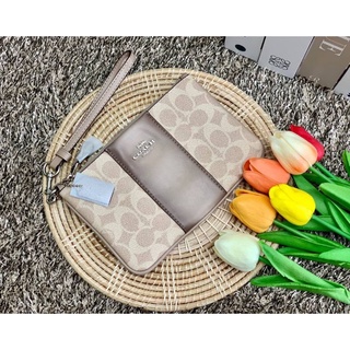 กระเป๋า COACH SMALL WRISTLET IN COLORBLOCK SIGNATURE 32445 แท้💯 ส่งฟรี