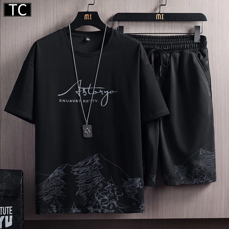 TC ชุดแฟชั่นชาย 2 ชิ้น เสื้อยืดแขนสั้น + กางเกงขาสั้น ชุดกีฬาและชุดพักผ่อนนุ่มสบายและระบายอากาศได้ดี รุ่น2781