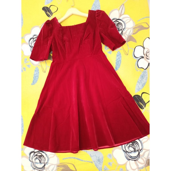 เดรสกํามะหยี่สุดหรูยี่ห้อ Lyan