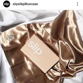 - พร้อมส่ง 2 สี - ปลอกหมอนผ้าไหมแท้ Slip Silk Pillowcase Queen Size สี Caramel และ Pink