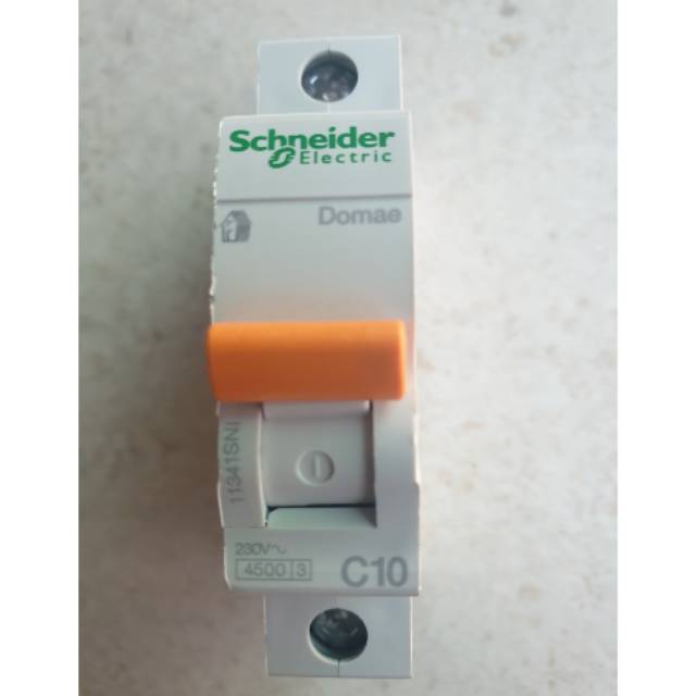 ฟิวส์ Schneider domae 10A MCB