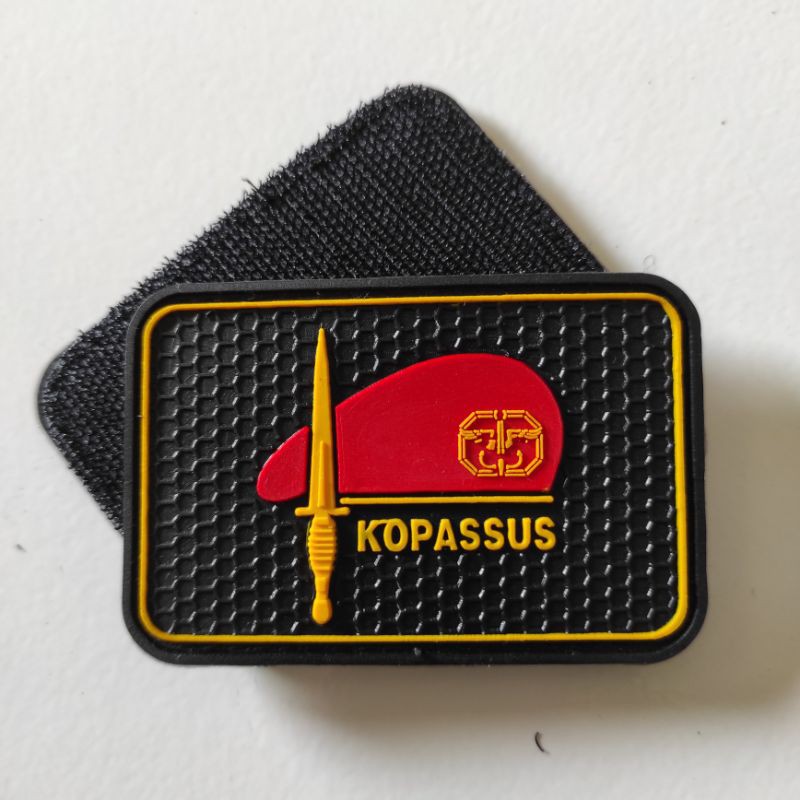 MERAH KOPASSUS RED BERE LOGO RUBBER PATCH/TNI RUBBER EMBLEM PATCH