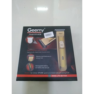 ปัตตาเลี่ยนGeemy รุ่น GM6028 ชุดปัตตาเลี่ยน แบตเตอเลี่ยน ปัตตาเลี่ยนไร้สาย แบบใส่ถ่าน หรือชาร์จแบตก็ได้ พร้อมหวีรอง Shop