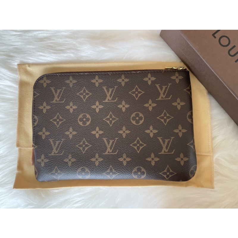 ลดราคา!! Clutch Lv / Lv Etui voyage PM
