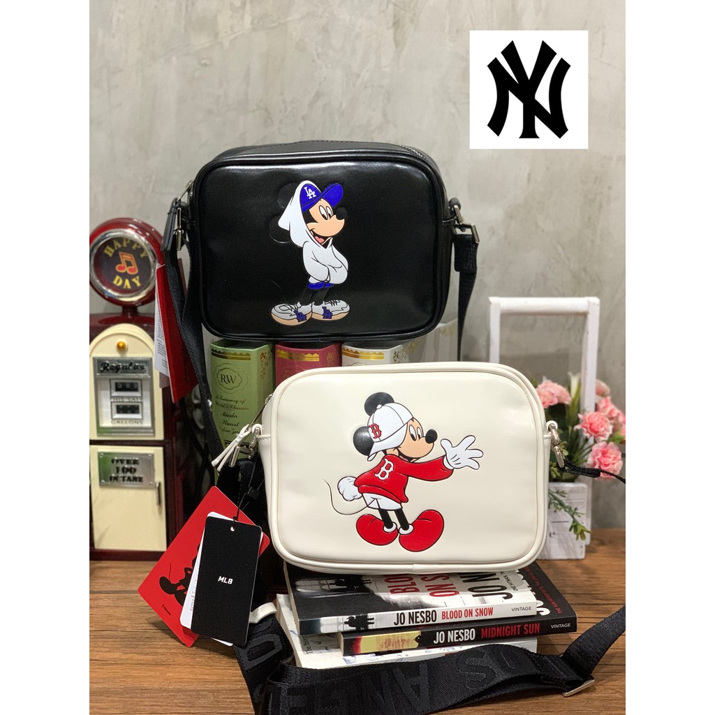 กระเป๋าสะพาย ของแท้  MLB X Disney Camera Crossbody Bag สตรีทแฟชั่นแบรนด์ดัง MLB