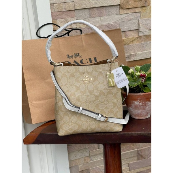 COACH SMALL TOWN BUCKET BAG IN SIGNATURE