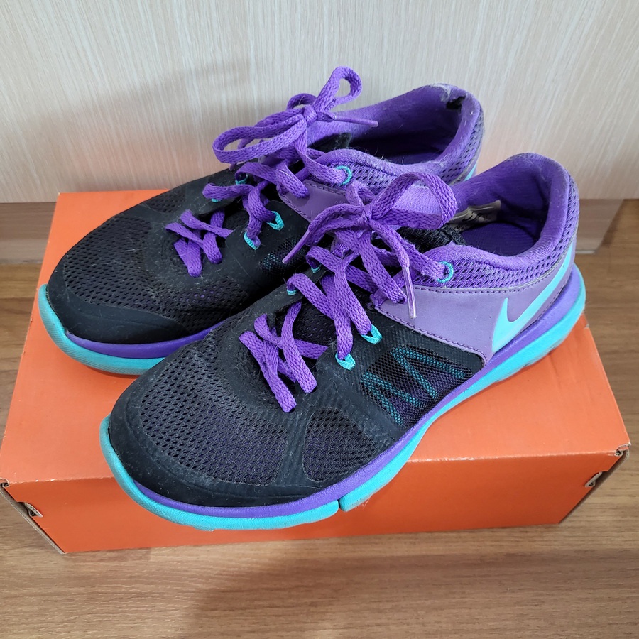 [ส่งต่อ] รองเท้าผ้าใบมือสองยี่ห้อ ไนกี้ Nike Flex 2014 สีม่วง-ดำ เบอร์ 35.5/5US
