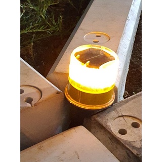 TW Solar warning light ไฟสัญญาณเตือนพลังงานแสงอาทิตย์  (solar cell) ไฟนำทาง ไฟฉุกเฉินเตือนสิ่งกีดขวาง ไฟกระพริบ