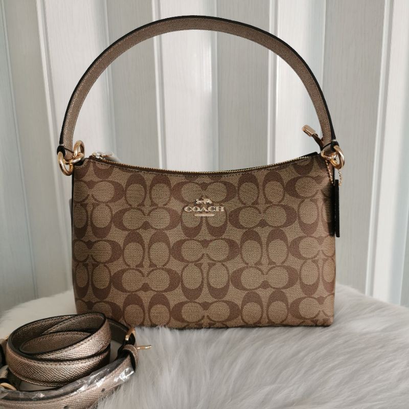 Coach Lewis Shoulder Bag In Signature Canvas ของแท้💯