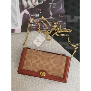 กระเป๋าแท้ Coach Riley Chain Clutch In Colorblock Signature Canvas งานช็อป ของแท้100%