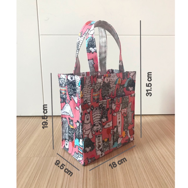 (พร้อมส่ง) กระเป๋าผ้าเคลือบกันน้ำ แนวตั้งรุ่น TS  (ใบเล็ก)