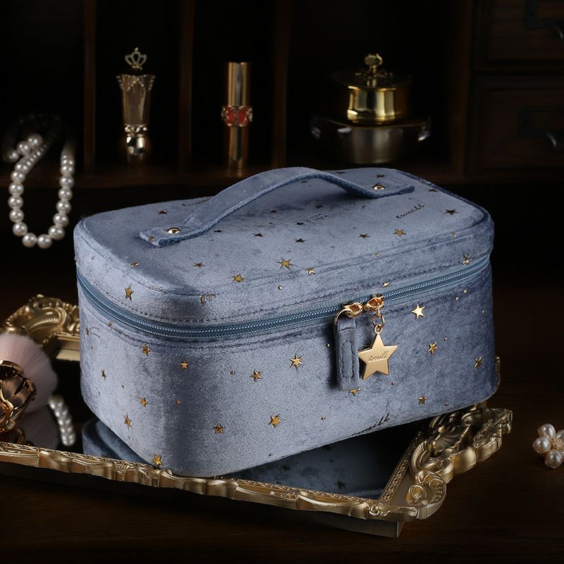 กระเป๋าใส่เครื่องสำอาง twinkle stars ผ้าประดับกลิตเตอร์ดาววิ้ง ๆ ซิปลื่น ใส่ของได้เยอะ