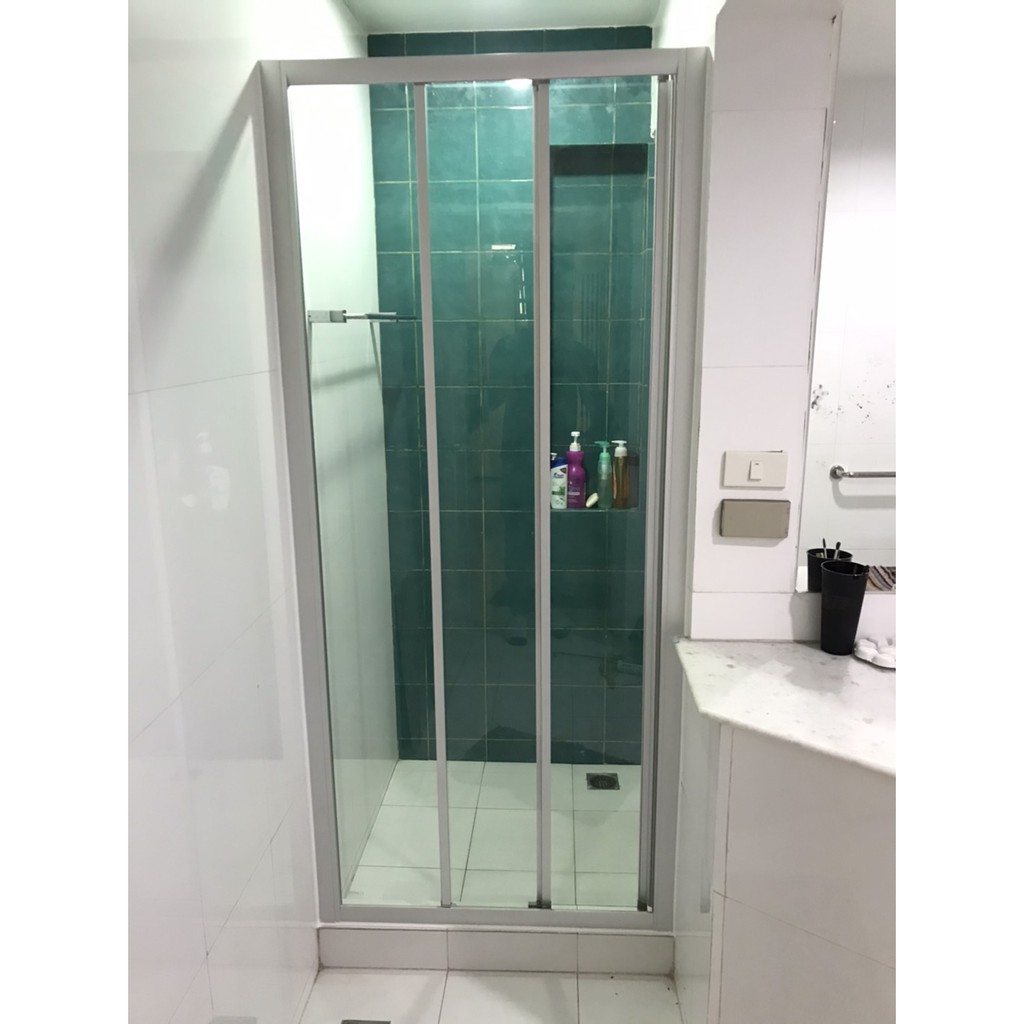 El bano ฉากกั้นอาบน้ำ โครงอลูมิเนียม กระจกนิรภัย 3ตอน  ขนาด (81-86) X185 ซม