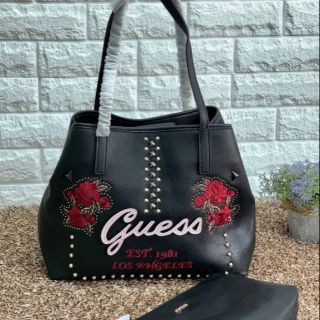 กระเป๋าสะพายoutlet guess