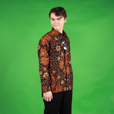 เสื้อบาติกผ้าคอตตอน(ผ้าสีพื้นลายผ้าไหมบาติก) IMPORT FROM AEC,ASEAN    รุ่น SHB55