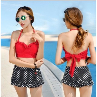 บิกินี่ ชุดว่ายน้ำ ชุดเล่นทะเล สีแดง กระโปรงดำPolka dot น่ารักปนเซ็กซี่ Size M ,L