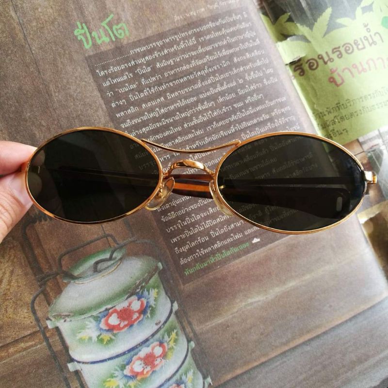 แว่นกันแดดวินเทจ เก่าเก็บ 90S Bar Rare กรอบใหญ่ สีทอง เลนส์สีดำ มีบาร์ ปลายขาลายกระ วินเทจแท้ หายากแ
