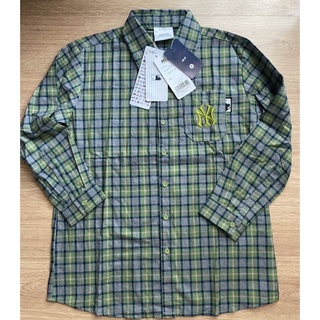 ของใหม่🥰☺️เสื้อเชิ๊ตลายสก๊อต แบรนด์ MLB NYทรงตรงใส่ได้ทั้งชายหญิงปักโลโก้ตรงกระเป๋า มีป้ายแท็คติดมากับสินค้า