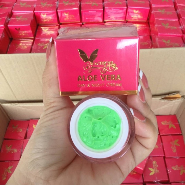 ครีมบำรุงอโลเวล่า มาเชอรี่ บายจูมิ (262) Mache're by Jumi Aloe Vere Day & Night Cream