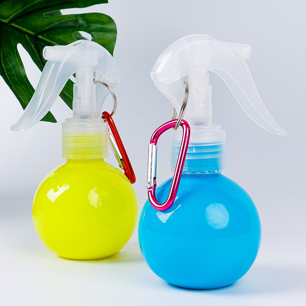 ขวดสเปรย์พลาสติก พร้อมตะขอคาราบิเนอร์ เติมความชื้นได้ ขนาดพกพา 100 มล. สําหรับแต่งหน้า เดินทาง