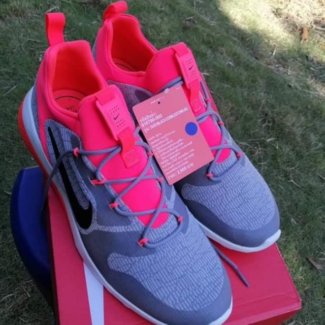 รองเท้า Nike